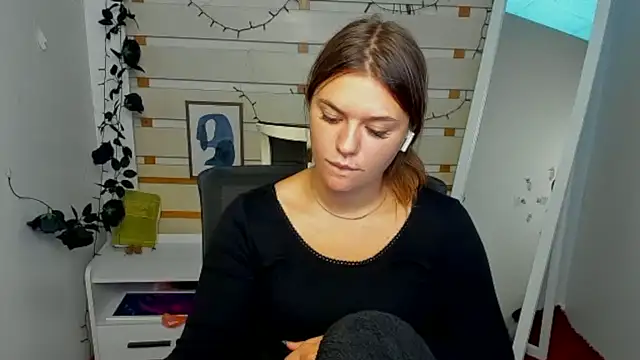 Chatroom XXX en direct de Josephine_Kiss
