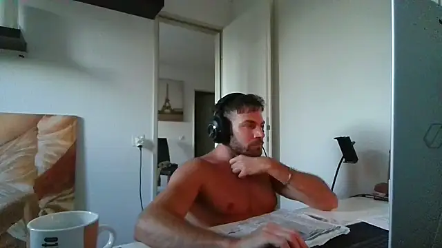 צ'אט XXX בשידור חי של alpha-hunk