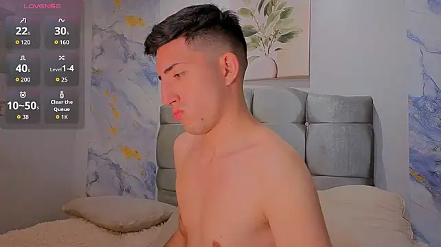 Un_Sluttyy 现场XXX聊天