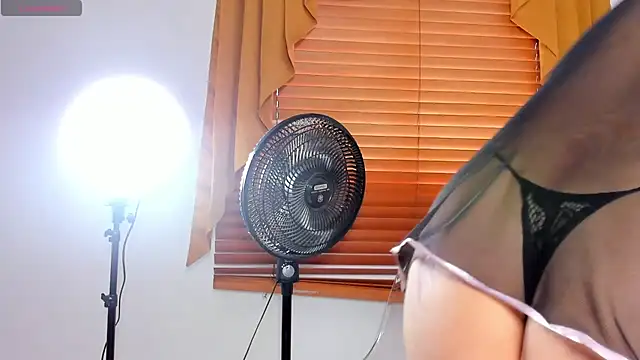 Živý XXX chat Lucy_Milf_68