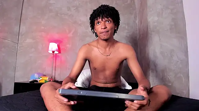 XXX chat uživo modela Raymond_steel