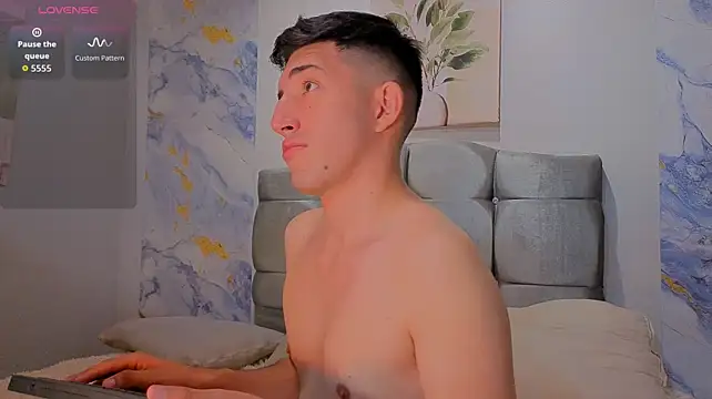 צ'אט XXX בשידור חי של Un_Sluttyy