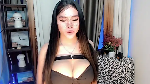 ExpensiveTiffanyxx's Live XXX Chat