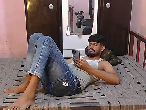 Chatroom XXX en direct de Yuvi_hot