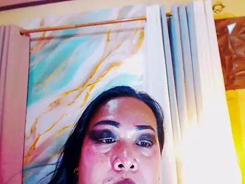 CumFactoryLuna Adlı Modelin Canlı XXX Sohbeti