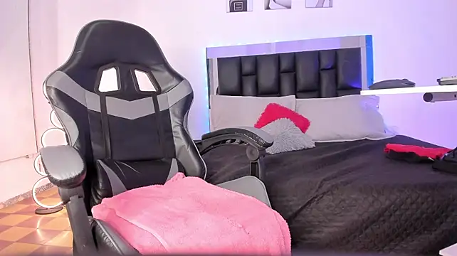 maxpower830 Live XXX Chat