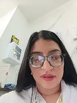 SOFI__10 Adlı Modelin Canlı XXX Sohbeti