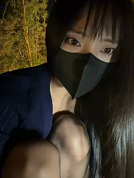 xiao-Lin élő XXX-chatje