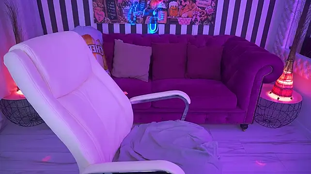 Chat +18 de LittleShyy ao vivo