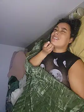 Chat XXX en directo de cinnaminnie