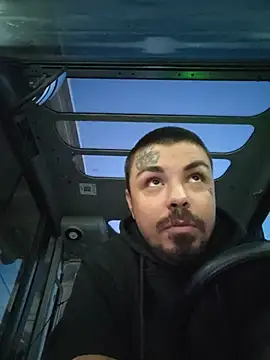 Berti3128 – Naživo XXX chat