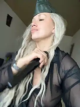 MARILYNKOVANOVA – Naživo XXX chat