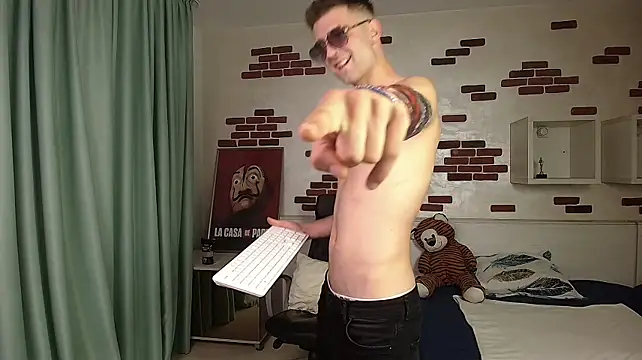 KyloEast 라이브 XXX 채팅