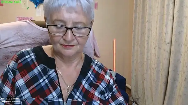 Chat XXX en directo de Sandra_Snowflake