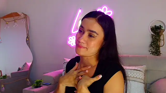 Chat +18 de Lizzy_kanee ao vivo