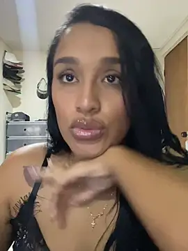 Chat +18 de KatalinnaBrown ao vivo