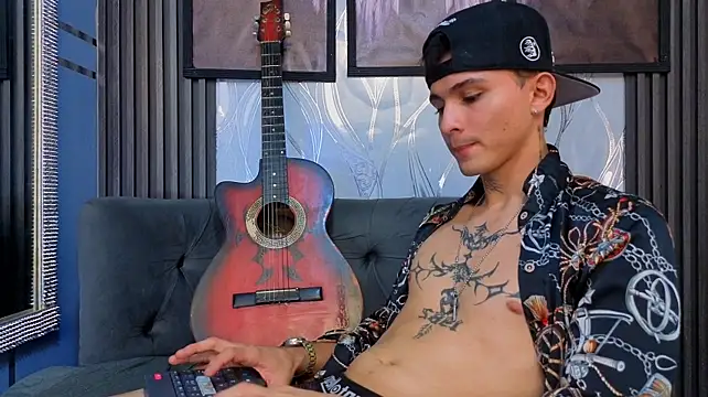 แชท XXX สดของ Axel_Ryder