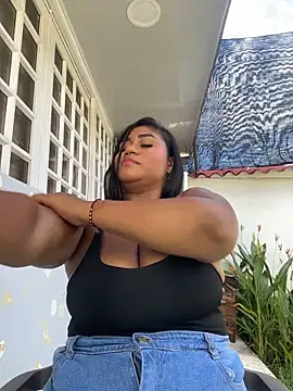 צ'אט XXX בשידור חי של NayTorres