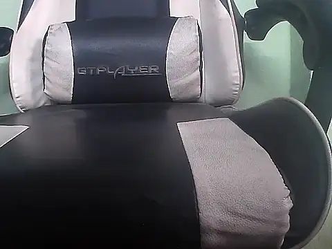 Živý XXX chat Precumking1