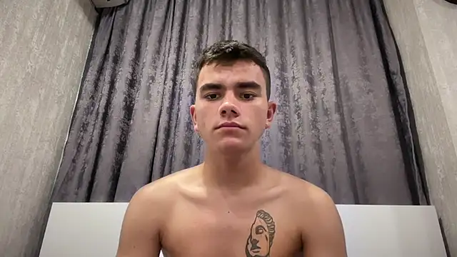 XXX chat uživo modela Just_Max02