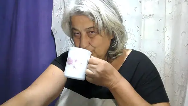 XXX chat uživo modela ExquisiteMature