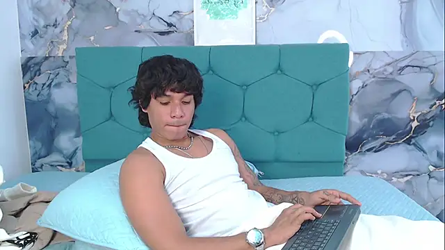 MaximilianRoth Live XXX-Chat