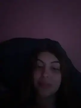 miiabellovic: διαδικτυακό σόου στην κάμερα
