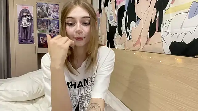 DaniGlow – Live XXX-chat