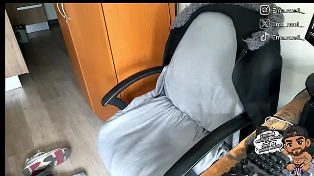 Czat XXX na żywo – Emanuell__