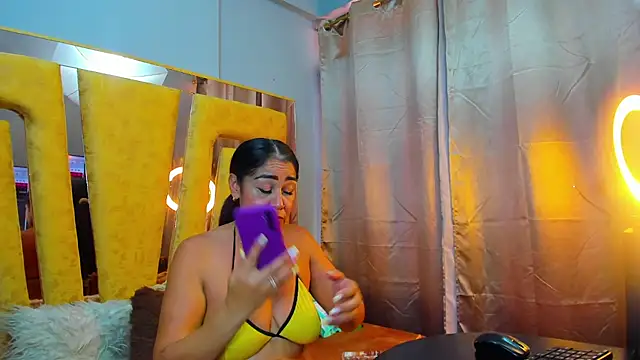 VikyThomsonn's Live XXX Chat
