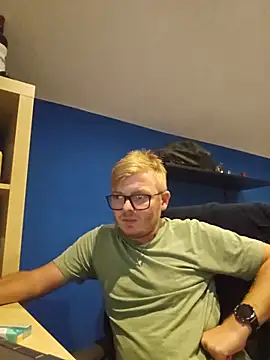 blondeboy92 live XXX chat