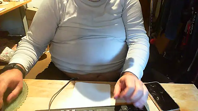 צ'אט XXX בשידור חי של Owned_drone