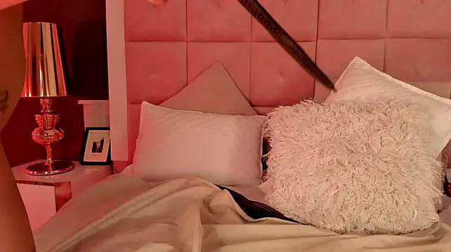 alicee_clark_'s Live XXX Chat