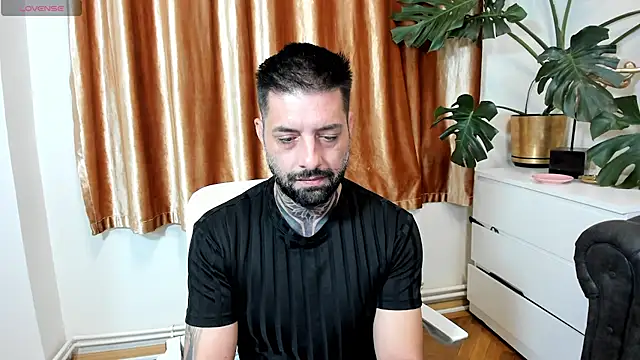 Chatroom XXX en direct de TommyDum