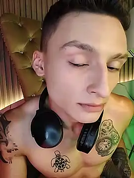 DIEGO_JONESのライブXXXチャット