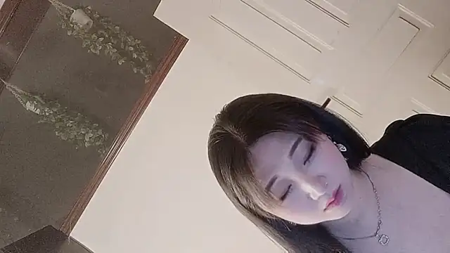 mimi-yangyang's Webcam Show