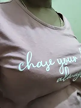 Raashi_15's Live XXX Chat