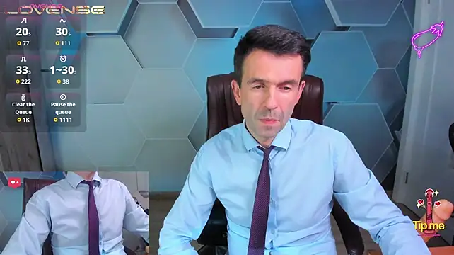 SteveTiger Adlı Modelin Canlı XXX Sohbeti