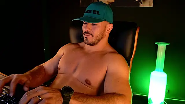 AngeloEric Adlı Modelin Canlı XXX Sohbeti