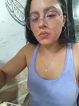 Show modela Luna_Rose1 na web-kameri