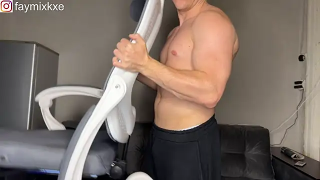 Nikclak Live XXX Chat