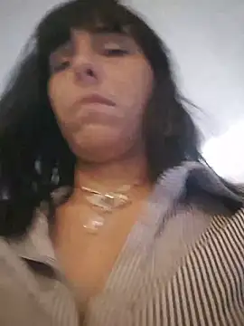 Chatroom XXX en direct de misscectito13