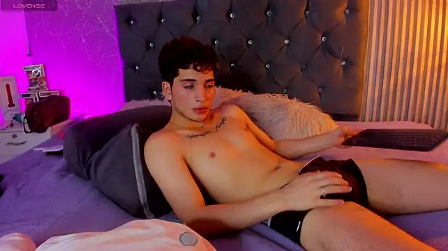 Massimo_Turner Chat XXX live
