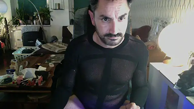 XXX chat uživo modela tomz0819