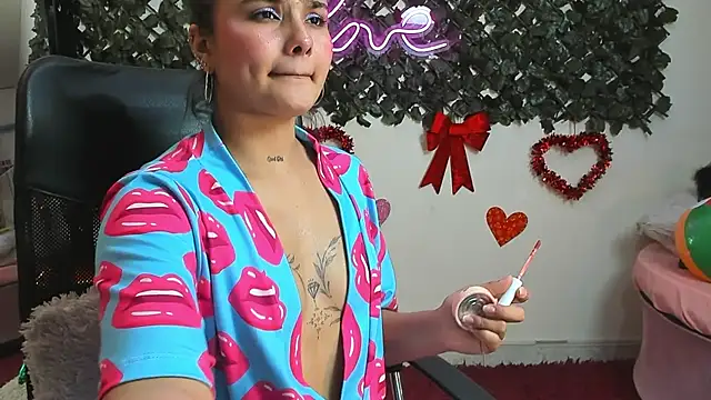 DestinyHills' Live XXX Chat