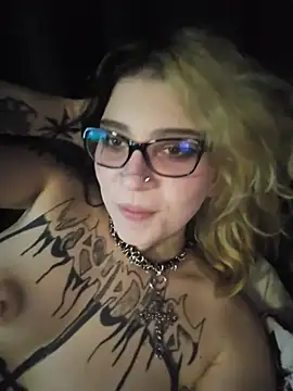 whatevaandissues Chat XXX in diretta