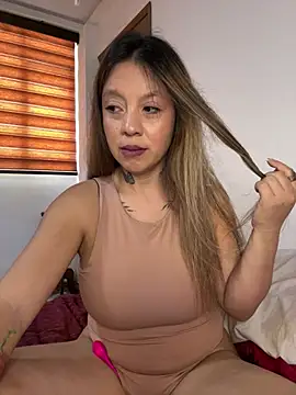 Bruja_lu – Naživo XXX chat