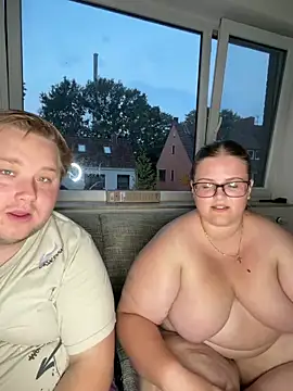 Chat XXX en directo de CurvyPaar2