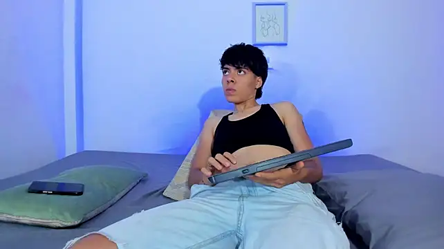 دردشة Cristopher_black الجنسية المباشرة