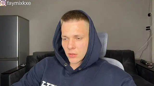 XXX chat uživo modela Nikclak